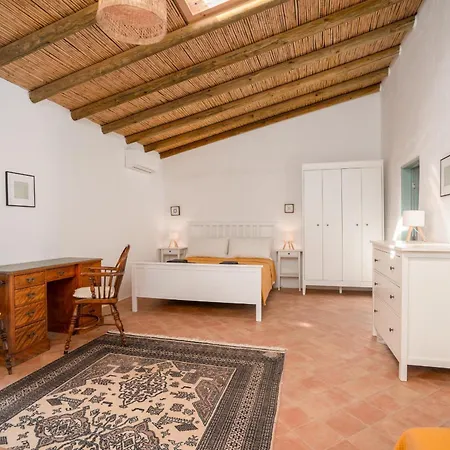 Callebanda Barracol - 5 Bedrooms * タヴィラ