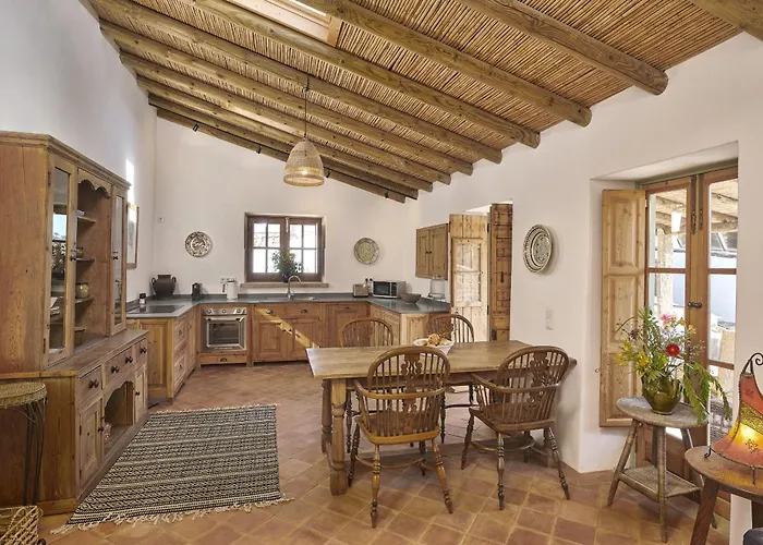 Landhuis Callebanda Barracol - 5 Bedrooms *