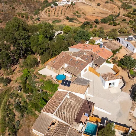 Callebanda Barracol - 5 Bedrooms *